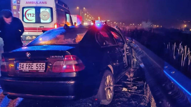 Bolu'da tırdan kopan lastik zincirleme trafik kazasına neden oldu